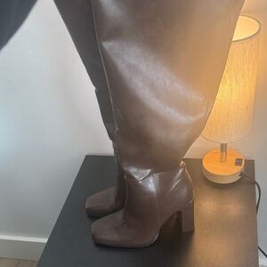 Shoe Dazzle Dark Brown Heeled Boots